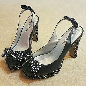 MUST GO! Black Polka Dot Bow Heels